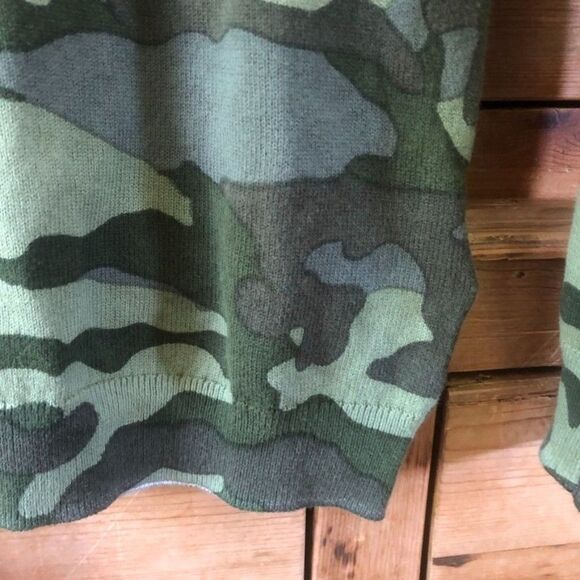J. Crew Crewneck Camo Print Lightweight Sweater Green Cotton Womens Size XS‎ - Picture 4 of 8